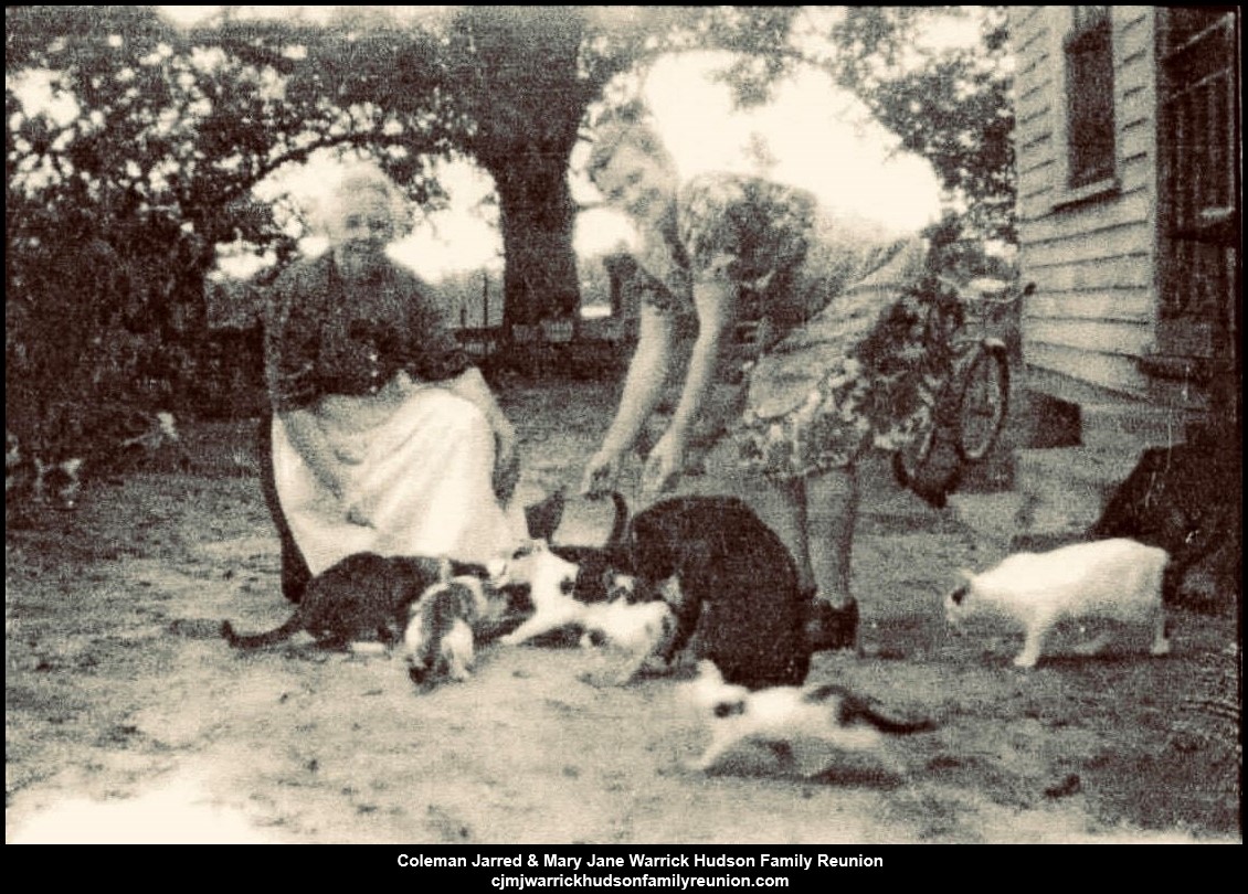 Sally Jane Hudson Warrick and daughter Lossie - behind the Hudson Manor in about 1945. (TE)